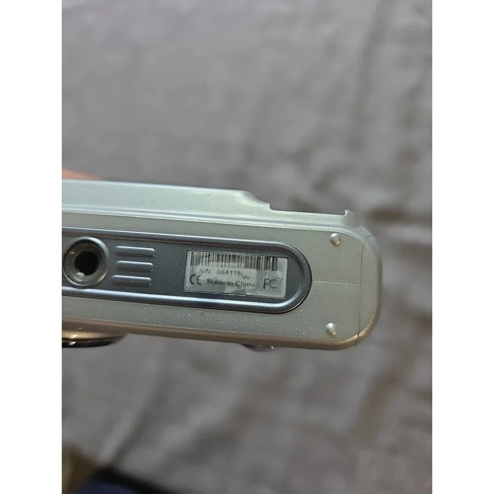 DXG Model 518 Digital Camera 5MP 3x Optical Zoom Silver UnTested No Battery